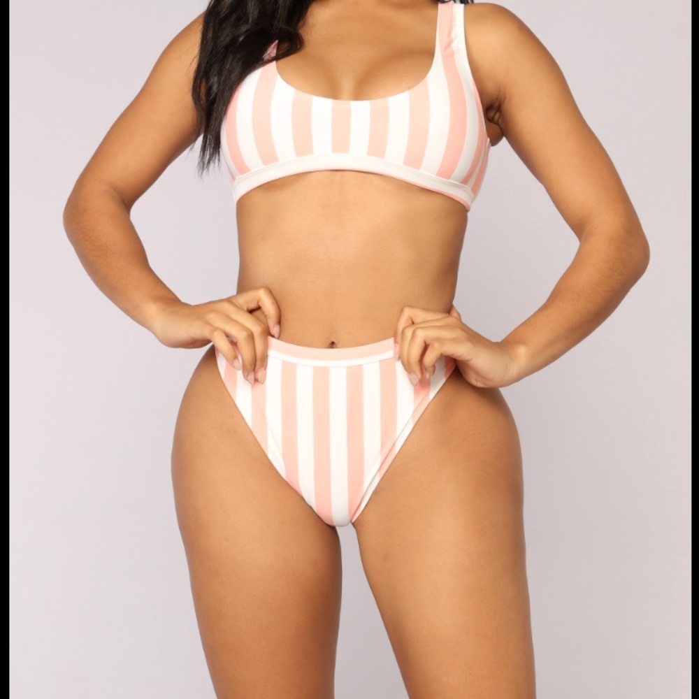 Madrid Fashion Nova High Rise 2 piece size Large